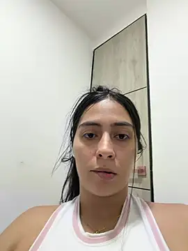 Snapshot of Sophie__Foxxx chatting on June 17, 1:49 am Sophie Foxxx online show from June 17, 1:49 am