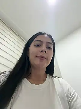 Snapshot of Sophie__Foxxx chatting on June 4, 11:42 pm Sophie Foxxx online show from June 4, 11:42 pm
