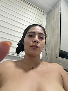 Snapshot of Sophie__Foxxx chatting on June 15, 11:26 pm Sophie Foxxx online show from June 15, 11:26 pm
