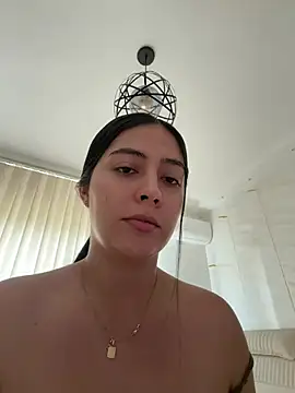 Snapshot of Sophie__Foxxx chatting on July 16, 4:48 pm Sophie Foxxx online show from July 16, 4:48 pm