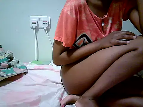 Snapshot of lupita_0 chatting on October 4, 10:55 pm lupita 0 online show from October 4, 10:55 pm
