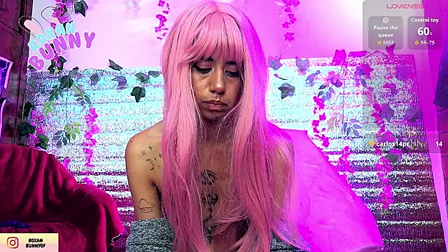 Snapshot of Roxanbunny1 chatting on February 20, 6:26 am Roxanbunny1 online show from February 20, 6:26 am