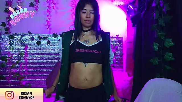Snapshot of Roxanbunny1 chatting on February 12, 4:56 am Roxanbunny1 online show from February 12, 4:56 am