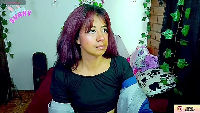 Snapshot of Roxanbunny1 chatting on November 30, 6:41 pm Roxanbunny1 online show from November 30, 6:41 pm