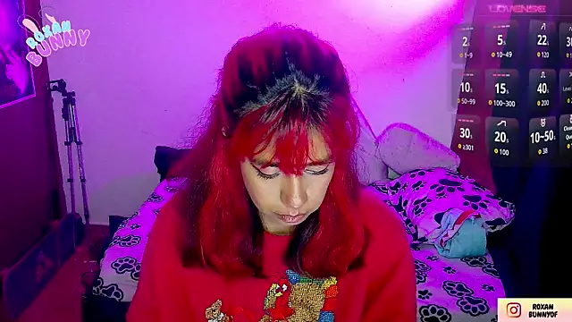 Snapshot of Roxanbunny1 chatting on November 4, 2:59 am Roxanbunny1 online show from November 4, 2:59 am