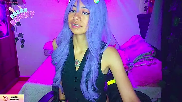 Snapshot of Roxanbunny1 chatting on January 6, 4:05 am Roxanbunny1 online show from January 6, 4:05 am