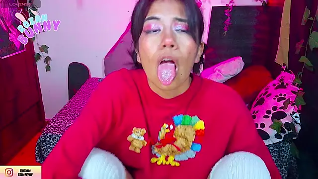 Roxanbunny1 online show from December 19, 3:43 am