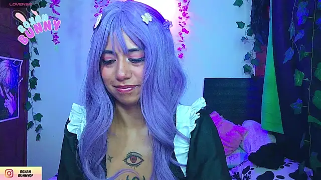 Snapshot of Roxanbunny1 chatting on December 23, 4:01 am Roxanbunny1 online show from December 23, 4:01 am