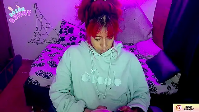 Snapshot of Roxanbunny1 chatting on October 29, 11:47 pm Roxanbunny1 online show from October 29, 11:47 pm