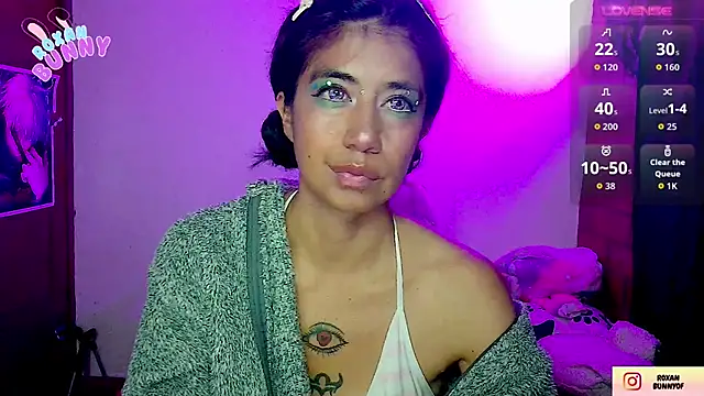 Snapshot of Roxanbunny1 chatting on November 19, 6:24 am Roxanbunny1 online show from November 19, 6:24 am