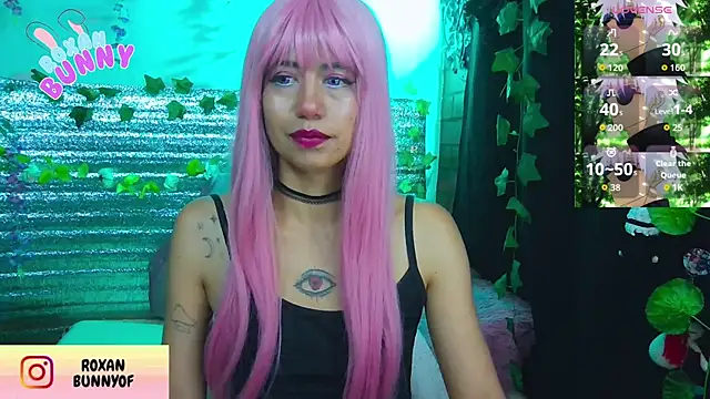 Snapshot of Roxanbunny1 chatting on February 18, 4:32 am Roxanbunny1 online show from February 18, 4:32 am