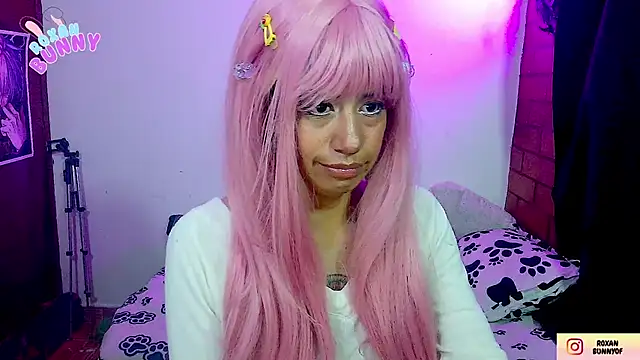 Snapshot of Roxanbunny1 chatting on November 5, 5:21 am Roxanbunny1 online show from November 5, 5:21 am