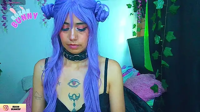 Snapshot of Roxanbunny1 chatting on January 10, 8:04 pm Roxanbunny1 online show from January 10, 8:04 pm