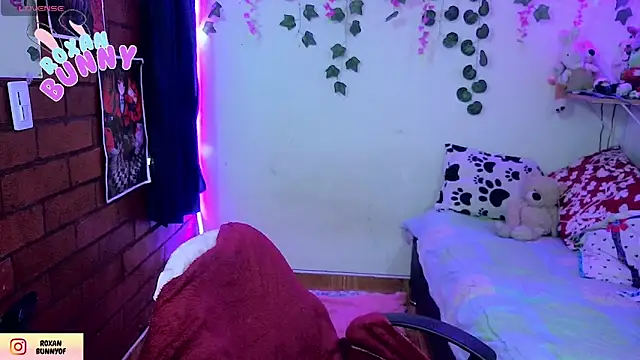 Roxanbunny1 online show from April 21, 1:50 pm