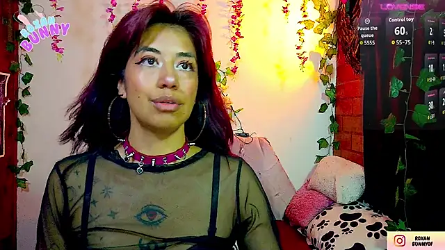 Snapshot of Roxanbunny1 chatting on November 27, 4:24 am Roxanbunny1 online show from November 27, 4:24 am