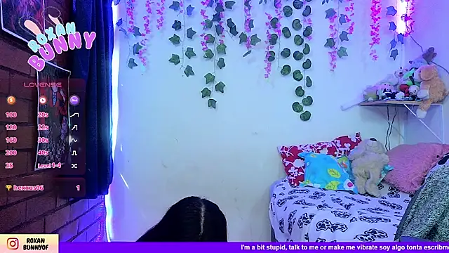 Roxanbunny1 online show from April 18, 7:07 pm