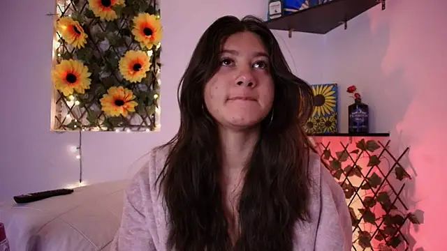 kisstarxxx online show from April 14, 9:03 am