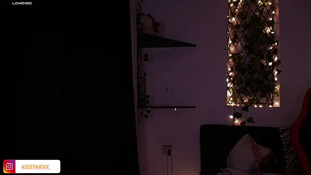 kisstarxxx online show from July 6, 3:13 am