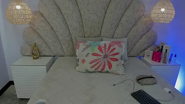 dalila salazar online show from March 25, 2:33 am