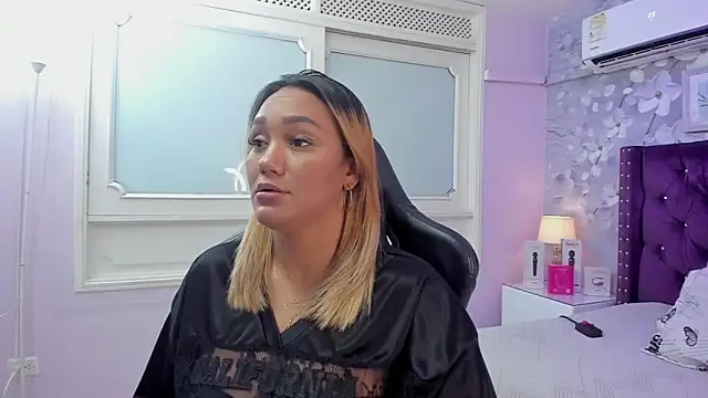 Snapshot of dalila_salazar chatting on May 20, 2:41 am dalila salazar online show from May 20, 2:41 am