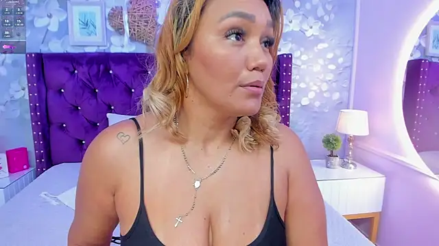 dalila salazar online show from April 8, 10:11 pm