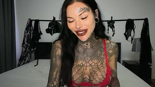 claudiacvc95 online show from November 16, 6:29 am