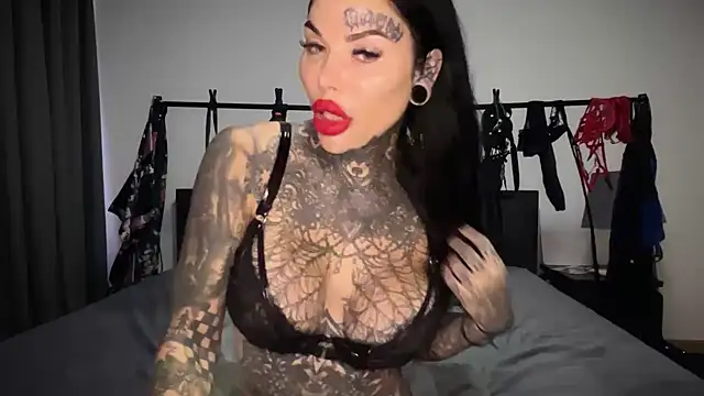 claudiacvc95 online show from December 19, 5:10 am