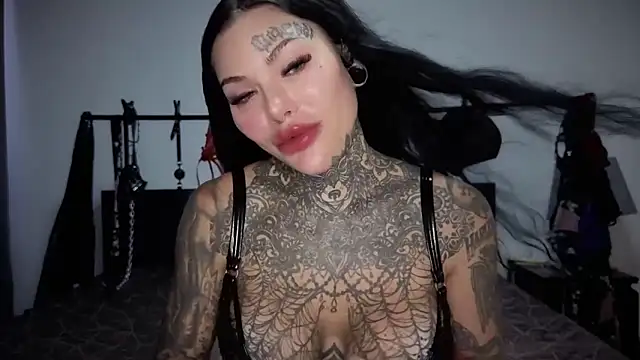 claudiacvc95 online show from March 26, 2:43 am