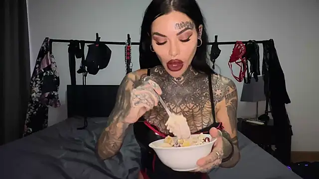 claudiacvc95 online show from October 29, 3:49 am