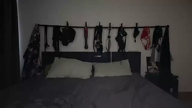 claudiacvc95 online show from October 18, 2:57 am