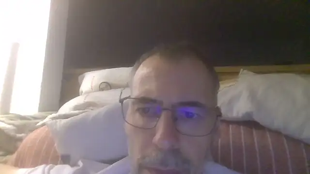 Snapshot of ptitcanard60600 chatting on September 25, 9:43 pm ptitcanard60600 online show from September 25, 9:43 pm
