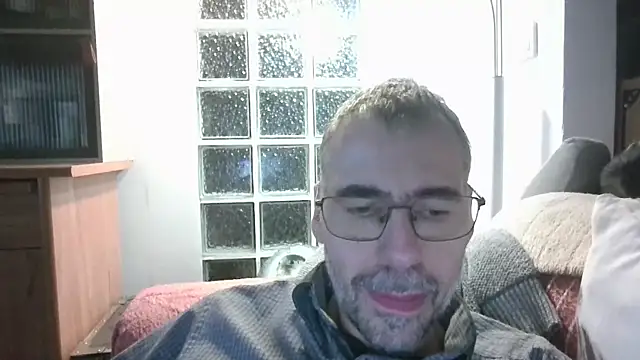 ptitcanard60600 online show from March 2, 9:44 pm