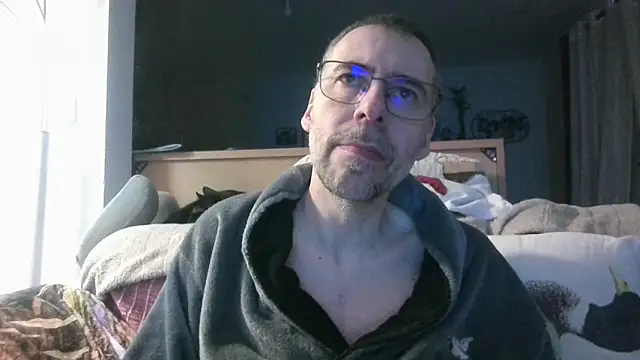 ptitcanard60600 online show from March 15, 9:44 pm