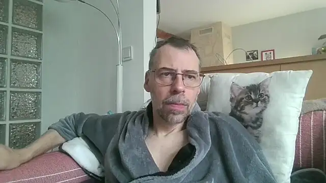 Snapshot of ptitcanard60600 chatting on May 14, 11:40 am ptitcanard60600 online show from May 14, 11:40 am
