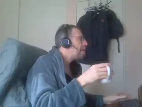 Snapshot of ptitcanard60600 chatting on January 30, 1:09 pm ptitcanard60600 online show from January 30, 1:09 pm