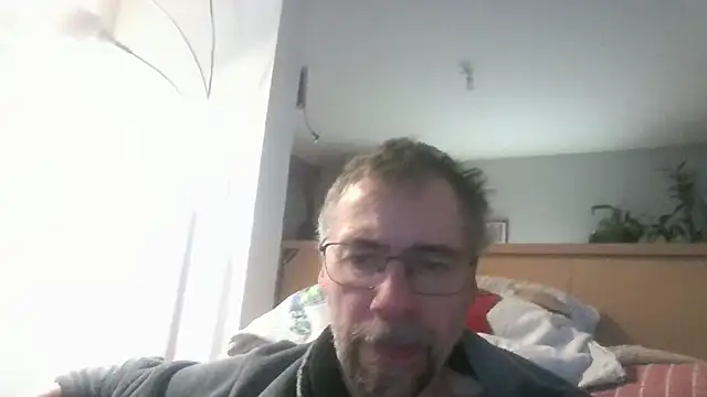 Snapshot of ptitcanard60600 chatting on April 28, 8:57 pm ptitcanard60600 online show from April 28, 8:57 pm