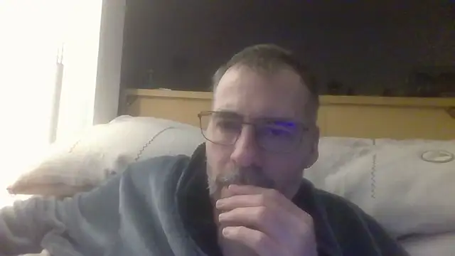 Snapshot of ptitcanard60600 chatting on March 16, 10:53 pm ptitcanard60600 online show from March 16, 10:53 pm