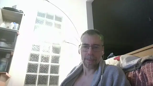 Snapshot of ptitcanard60600 chatting on May 21, 10:07 pm ptitcanard60600 online show from May 21, 10:07 pm