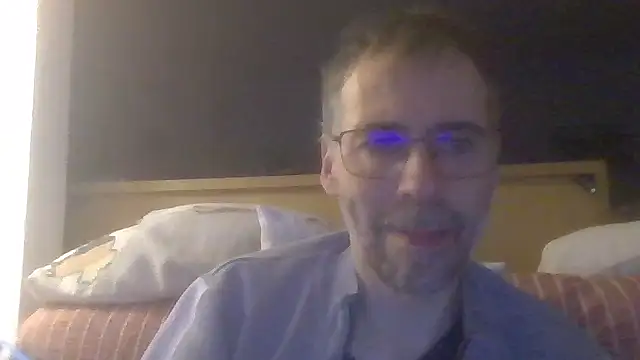 ptitcanard60600 online show from November 8, 10:35 pm