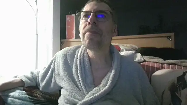 ptitcanard60600 online show from April 4, 8:48 pm