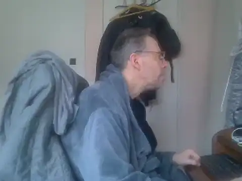 Snapshot of ptitcanard60600 chatting on January 16, 10:53 am ptitcanard60600 online show from January 16, 10:53 am
