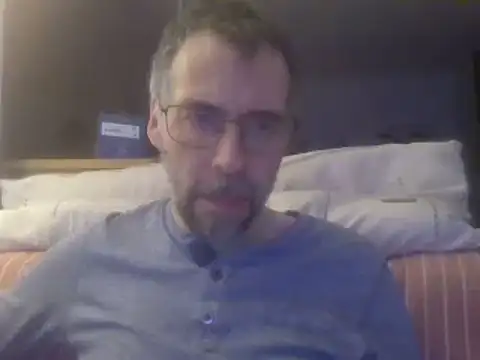 Snapshot of ptitcanard60600 chatting on February 7, 11:55 pm ptitcanard60600 online show from February 7, 11:55 pm