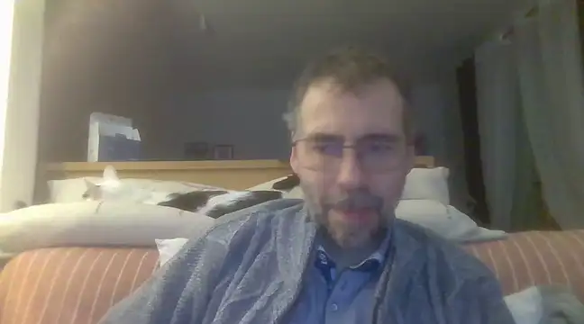 Snapshot of ptitcanard60600 chatting on February 5, 9:29 pm ptitcanard60600 online show from February 5, 9:29 pm