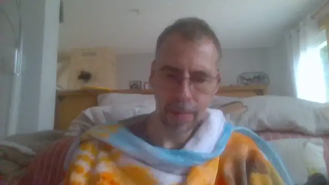 Snapshot of ptitcanard60600 chatting on October 2, 4:43 pm ptitcanard60600 online show from October 2, 4:43 pm