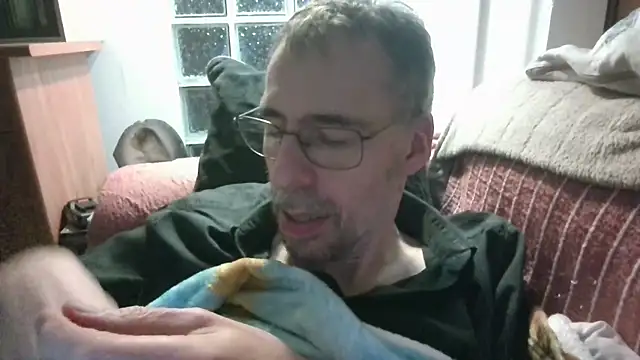 ptitcanard60600 online show from April 8, 9:38 pm