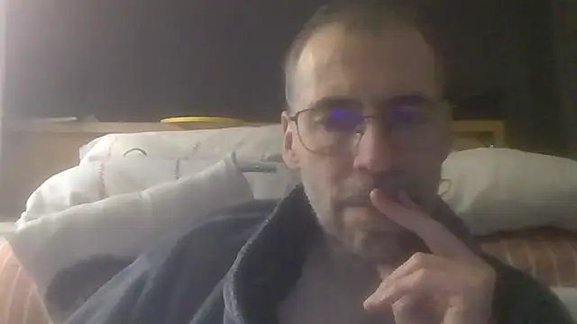 Snapshot of ptitcanard60600 chatting on September 30, 10:05 pm ptitcanard60600 online show from September 30, 10:05 pm