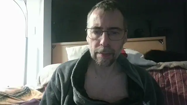 ptitcanard60600 online show from March 31, 9:50 pm