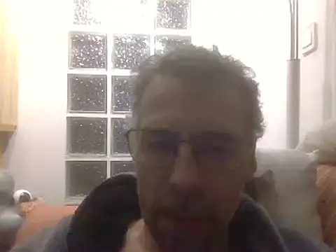 Snapshot of ptitcanard60600 chatting on February 26, 10:04 pm ptitcanard60600 online show from February 26, 10:04 pm