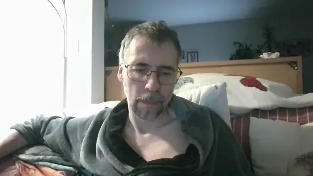 ptitcanard60600 online show from April 17, 9:17 pm