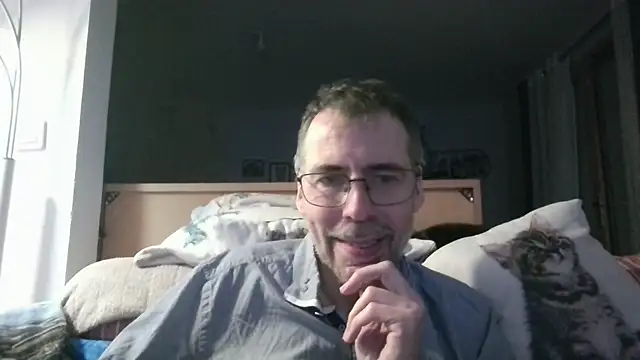 ptitcanard60600 online show from April 7, 9:38 pm